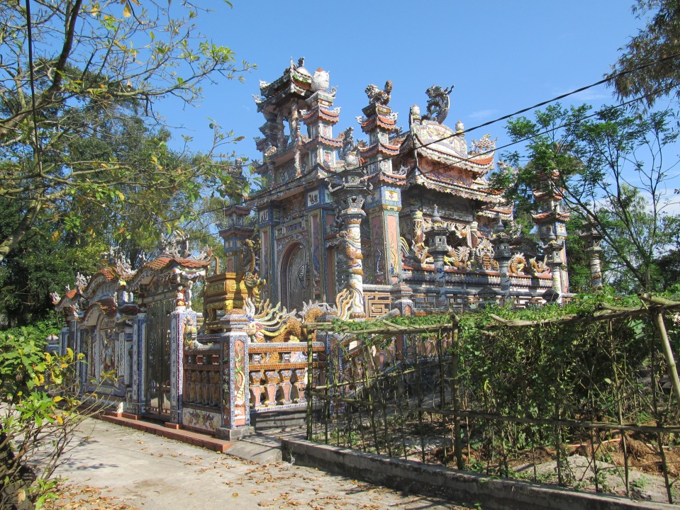 Private family tomb, near Hue